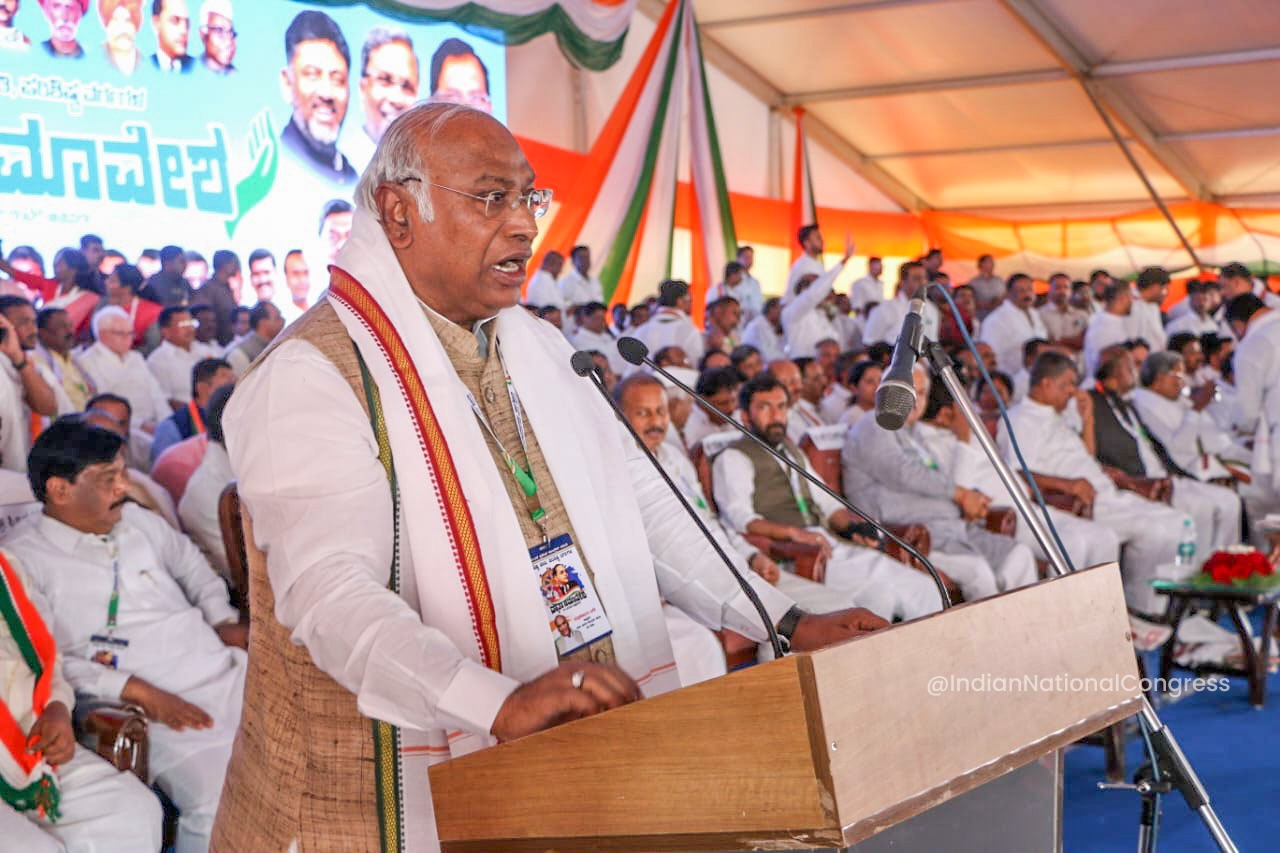 ಧರ್ಮ, ಜಾತಿ ಹೆಸರಿನಲ್ಲಿ ಅಧಿಕಾರ ನಡೆಸುತ್ತಿರುವ ಬಿಜೆಪಿ: ಮಲ್ಲಿಕಾರ್ಜುನ ಖರ್ಗೆ