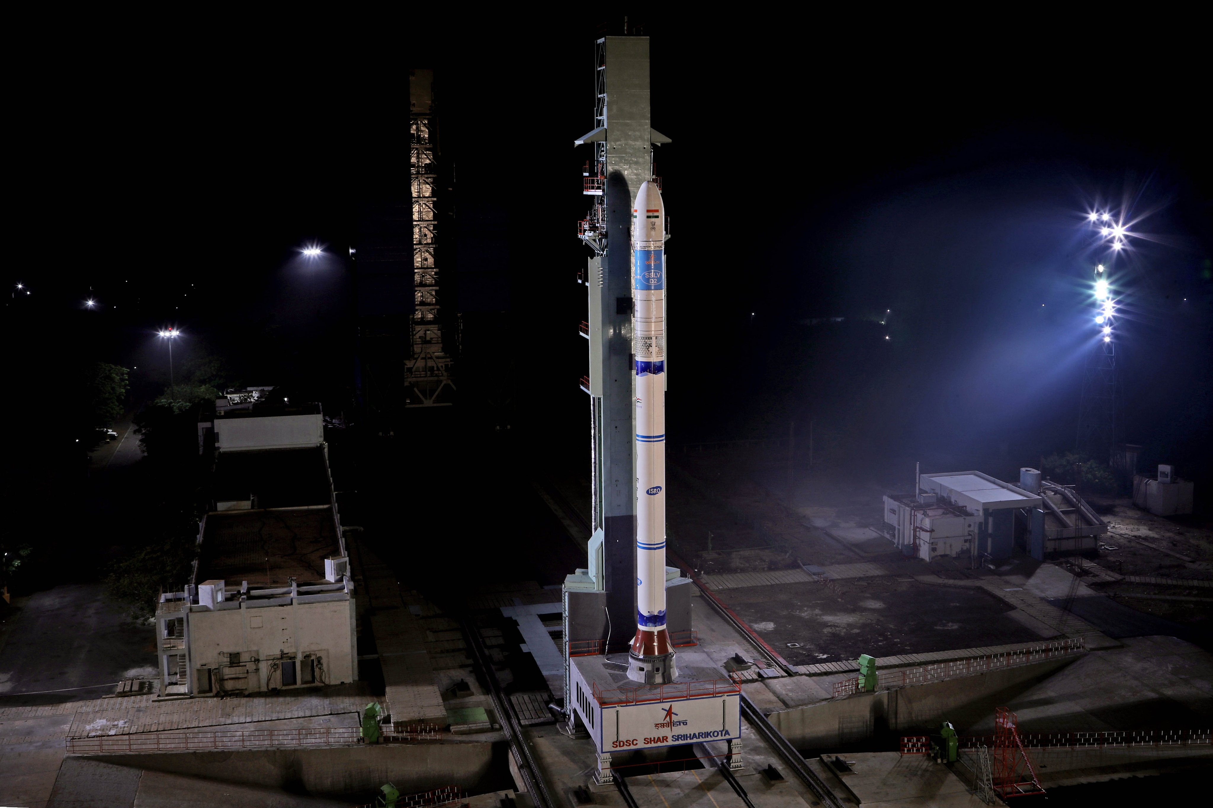 ಮೂರು  ಉಪಗ್ರಹಗಳೊಂದಿಗೆ ಹೊಸ ರಾಕೆಟ್ ಅನ್ನು ಯಶಸ್ವಿಯಾಗಿ ಉಡಾವಣೆ ಮಾಡಿದ ಇಸ್ರೋ