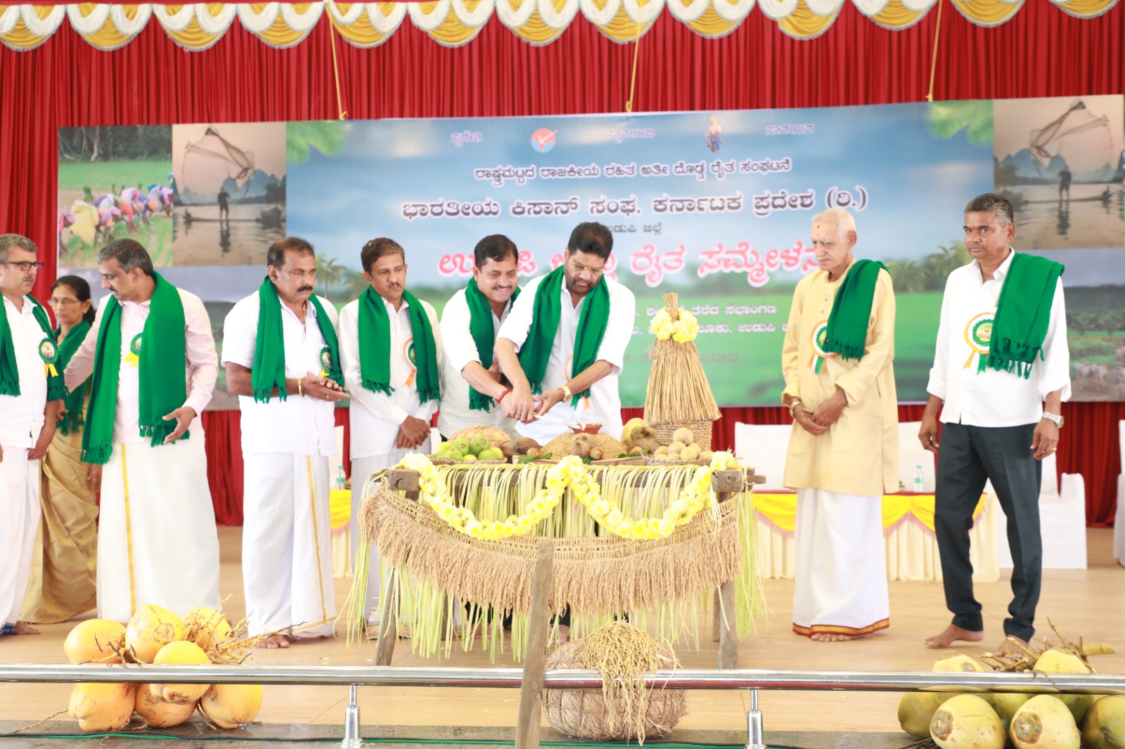 ಕೃಷಿ, ಕೃಷಿಕರ ಉಳಿವಿಗೆ ಸಂಘಟನೆಯ ಪಾತ್ರ ದೊಡ್ಡದು: ಜಿಲ್ಲಾ ರೈತ ಸಮ್ಮೇಳನದಲ್ಲಿ ಡಾ.ಎಂ.ಎನ್.ರಾಜೇಂದ್ರಕುಮಾರ್ ಕೃಷಿ, ಕೃಷಿಕರ ಉಳಿವಿಗೆ ಸಂಘಟನೆಯ ಪಾತ್ರ ದೊಡ್ಡದು: ಜಿಲ್ಲಾ ರೈತ ಸಮ್ಮೇಳನದಲ್ಲಿ ಡಾ.ಎಂ.ಎನ್.ರಾಜೇಂದ್ರಕುಮಾರ್