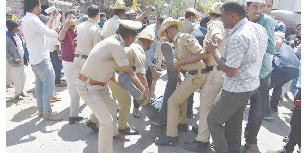 ಬೆಂಗಳೂರು ಬಿಜೆಪಿ ಕಚೇರಿ ಎದುರು ಆಪ್ ಪ್ರತಿಭಟನೆ