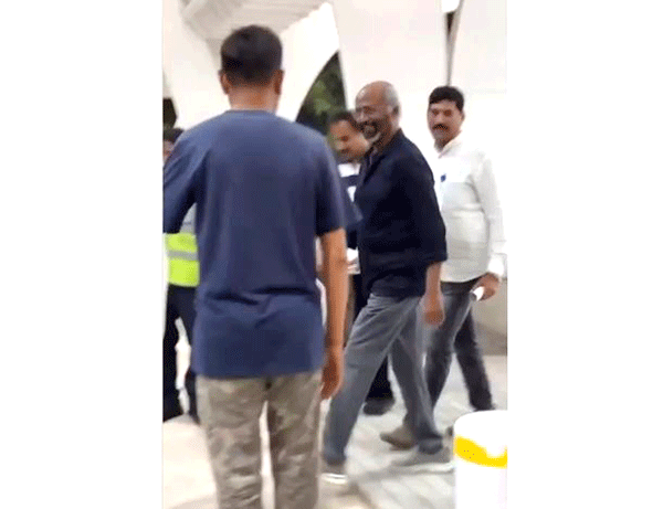 ಮಂಗಳೂರಿಗೆ ಆಗಮಿಸಿದ ಸೂಪರ್ ಸ್ಟಾರ್ ರಜನಿಕಾಂತ್!