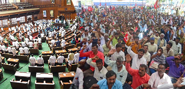 ಅತ್ತ ಅಧಿವೇಶನ, ಇತ್ತ ಸ್ವಾತಂತ್ರ್ಯ ಉದ್ಯಾನವನದಲ್ಲಿ ಪ್ರತಿಭಟನೆಗಳ ಮಹಾಪೂರ!