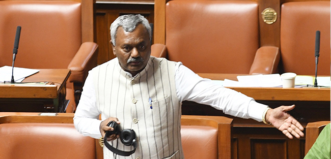 5 ಡಿಸಿಸಿ ಬ್ಯಾಂಕ್‍ಗಳಲ್ಲಿ ಅವ್ಯವಹಾರ ಪತ್ತೆ, ತನಿಖೆ ನಡೆಯುತ್ತಿದೆ: ಸಚಿವ ಎಸ್.ಟಿ.ಸೋಮಶೇಖರ್