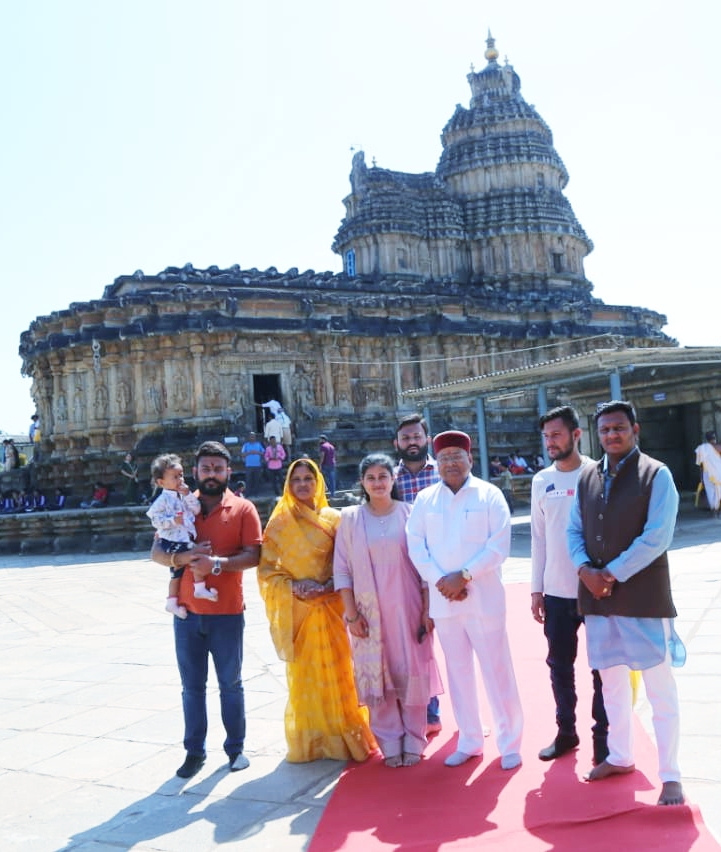 ಹೊರನಾಡು, ಶೃಂಗೇರಿ ದೇವಾಲಯಗಳಿಗೆ ರಾಜ್ಯಪಾಲ ಥಾವರ್ ಚಂದ್ ಗೆಹ್ಲೋಟ್ ಭೇಟಿ