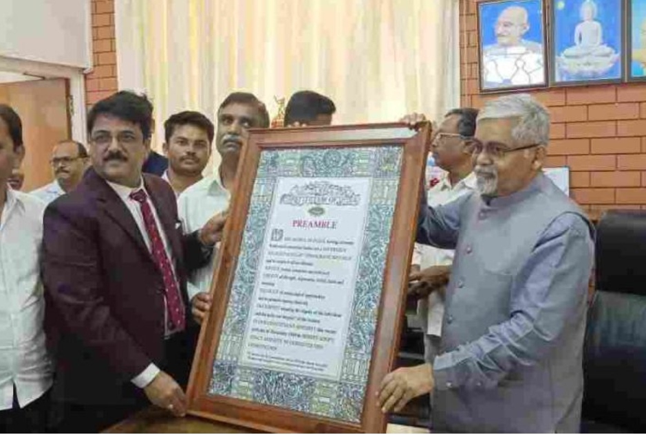 ಮೈಸೂರು ವಿವಿ ಹಂಗಾಮಿ ಕುಲಪತಿಯಾಗಿ ಪ್ರೊ. ಮುಜಾಫರ್ ಅಸ್ಸಾದಿ ಅಧಿಕಾರ ಸ್ವೀಕಾರ