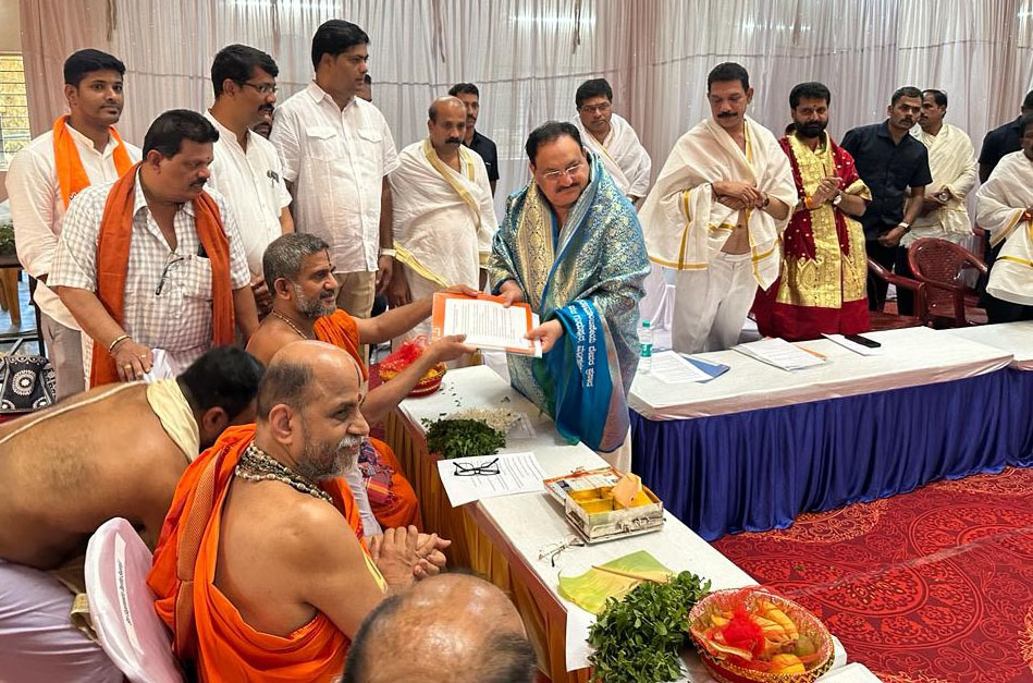 ದೇವಳಗಳ ನಿರ್ವಹಣೆ ಸರಕಾರದ ಬದಲು ಹಿಂದುಗಳಿಗೆ ನೀಡಿ: ಜೆ.ಪಿ.ನಡ್ಡಾ ಜೊತೆ ಸಮಾಲೋಚನಾ ಸಭೆಯಲ್ಲಿ ಸಂತರ ಒತ್ತಾಯ