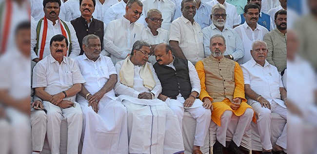 ನನ್ನ ಪಾಲಿಗೆ ಅತ್ಯಂತ ಸ್ಮರಣೀಯ ದಿನ: ಶಾಸಕರ ಜೊತೆಗಿನ ಗ್ರೂಪ್ ಫೋಟೋ ಹಂಚಿಕೊಂಡ ಸಿಎಂ ಬೊಮ್ಮಾಯಿ