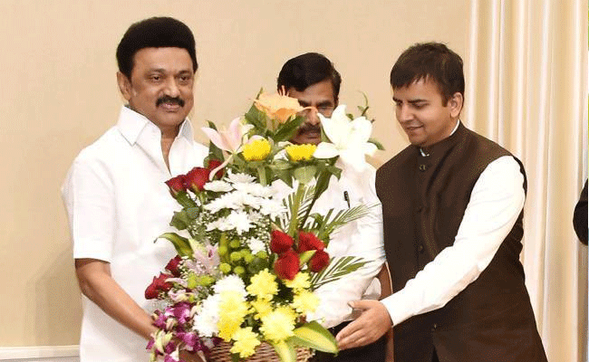 ತಮಿಳುನಾಡಿನಲ್ಲಿ ಓಲಾ ಹೂಡಿಕೆ: ಕರ್ನಾಟಕದ ಕೈ ತಪ್ಪಿದ್ದಕ್ಕೆ ಸರ್ಕಾರವನ್ನು ತರಾಟೆಗೆಳೆದ ಪ್ರತಿಪಕ್ಷ, ಉದ್ಯಮಿಗಳು