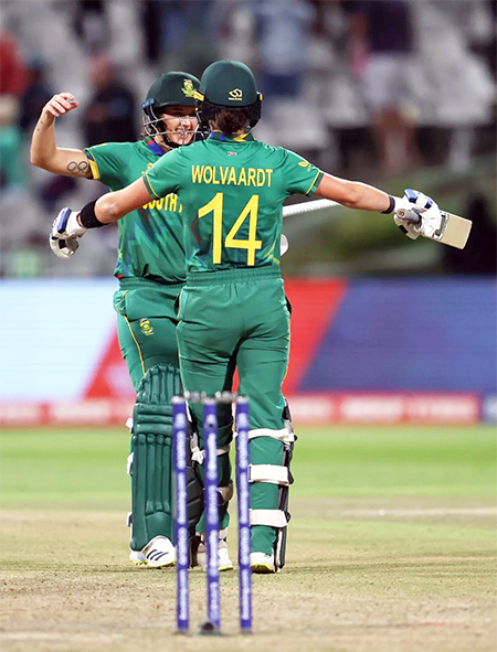 ದ. ಆಫ್ರಿಕಾ ಮಹಿಳಾ ಟಿ20 ವಿಶ್ವಕಪ್‌ ಸೆಮಿಫೆನಲ್‌ಗೆ