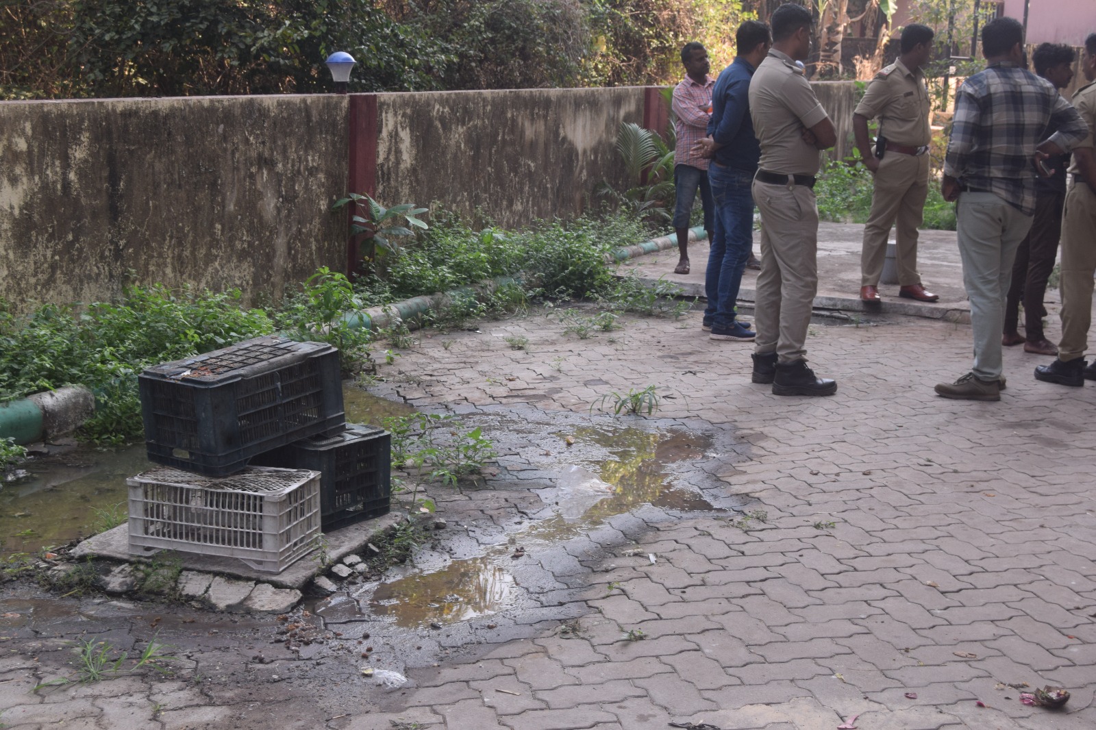 ಹೊಸಬೆಟ್ಟುನಲ್ಲಿರುವ ಕಟ್ಟಡವು ಅವೈಜ್ಞಾನಿಕ ಕಾಮಗಾರಿಯಿಂದಾಗಿ ಶೌಚಾಲಯದ ನೀರು ತುಂಬಿದೆ: ಸ್ಥಳೀಯರ ಆರೋಪ