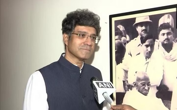 ಕಾಂಗ್ರೆಸ್‌ಗೆ ಗುಡ್ ಬೈ ಹೇಳಿದ ರಾಜಾಜಿ ಮರಿಮೊಮ್ಮಗ ಕೇಶವನ್