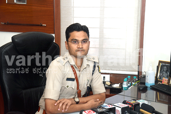 ಮಂಗಳೂರು ನಗರ ಪೊಲೀಸ್ ಆಯುಕ್ತರಾಗಿ ಕುಲದೀಪ್ ಕುಮಾರ್ ಅಧಿಕಾರ ಸ್ವೀಕಾರ