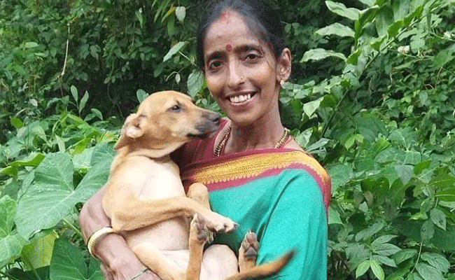 ಪ್ರತಿದಿನ 800ಕ್ಕೂ ಹೆಚ್ಚು ಬೀದಿನಾಯಿಗಳಿಗೆ ಆಹಾರ ನೀಡುವ ರಜನಿ ಶೆಟ್ಟಿಗೆ ಮಂಗಳೂರು ಪ್ರೆಸ್ ಕ್ಲಬ್‌ನ ವರ್ಷದ ಪ್ರಶಸ್ತಿ