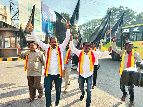 ಹುಣಸೋಡು ಸ್ಫೋಟ ಪ್ರಕರಣದ ಸಂತ್ರಸ್ತರಿಗೆ ಸಿಗದ ಪರಿಹಾರ: ಶಿವಮೊಗ್ಗದಲ್ಲಿ ಕರಿ ಪತಾಕೆ ಪ್ರದರ್ಶನ