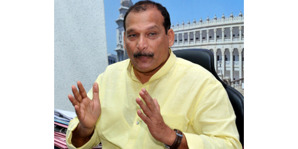 ಅಮಿತ್ ಶಾ ರೋಡ್ ಶೋ ಮಾಡುವ ಬದಲು ಜನರ ಸಮಸ್ಯೆಗೆ ಪರಿಹಾರ ನೀಡಲಿ: ಐವನ್ ಡಿಸೋಜಾ ಅಮಿತ್ ಶಾ ರೋಡ್ ಶೋ ಮಾಡುವ ಬದಲು ಜನರ ಸಮಸ್ಯೆಗೆ ಪರಿಹಾರ ನೀಡಲಿ: ಐವನ್ ಡಿಸೋಜಾ