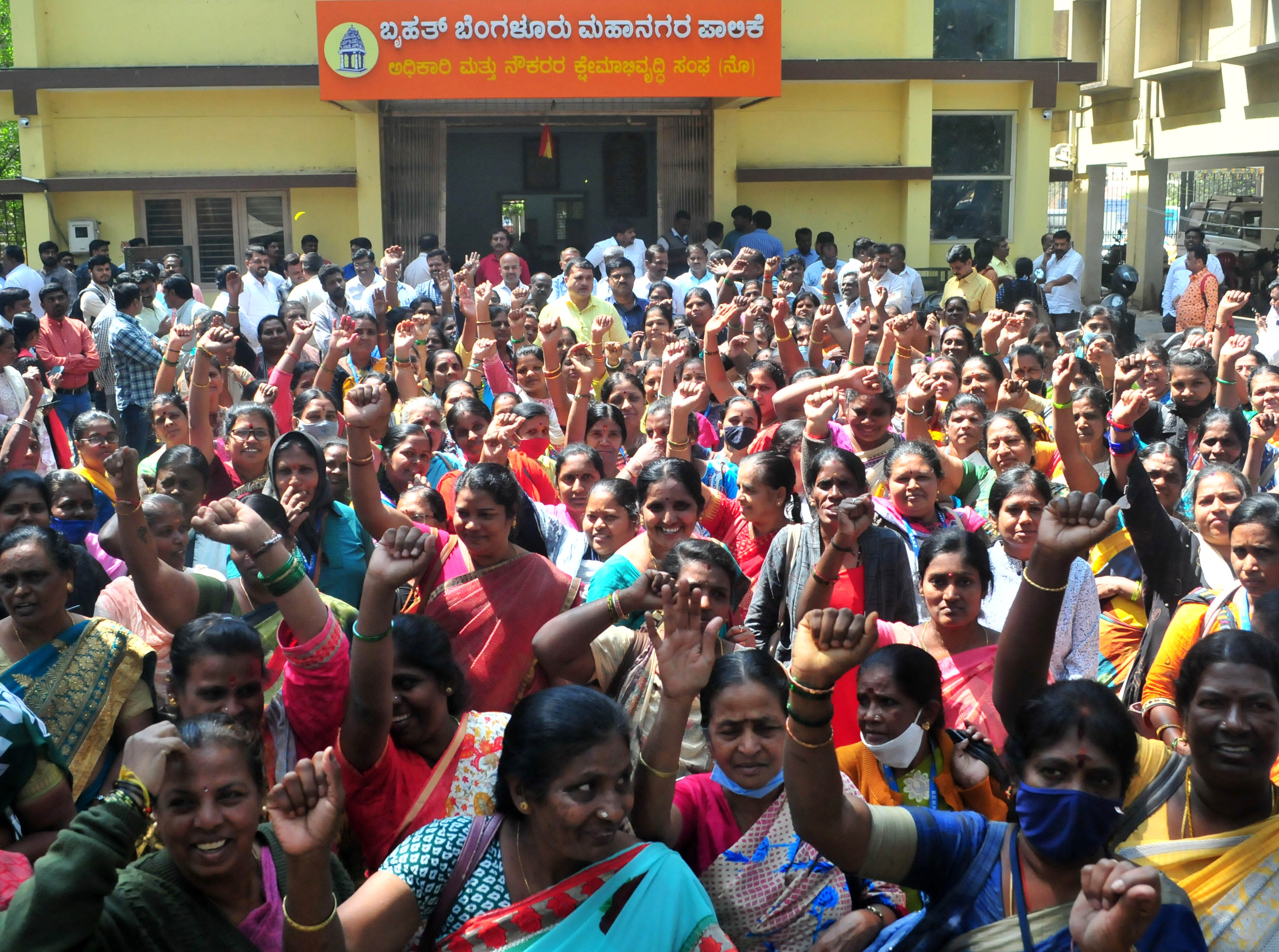 ಬೇಡಿಕೆ ಈಡೇರಿಕೆಯ ಭರವಸೆ: ಅನಿರ್ಧಿಷ್ಟಾವಧಿ ಹೋರಾಟ ಕೈಬಿಟ್ಟ BBMP ನೌಕರರು