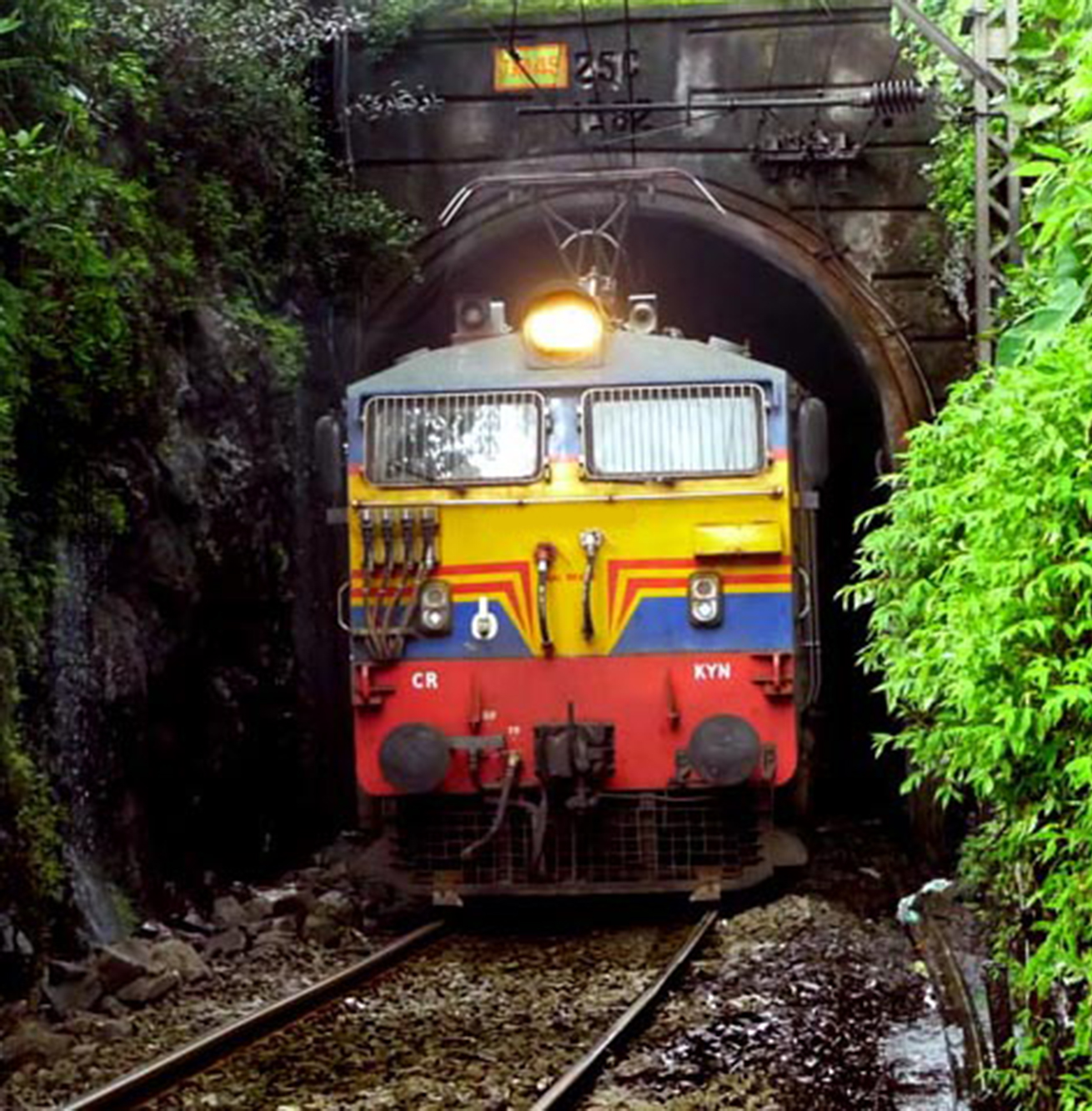 ಉಡುಪಿ ರೈಲು ನಿಲ್ದಾಣದಲ್ಲಿ  ವೇಳಾಪಟ್ಟಿ ಫಲಕವಿಲ್ಲ