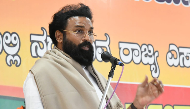 BMTC ಮೃತ ನೌಕರನ ಕುಟುಂಬಕ್ಕೆ 5 ಲಕ್ಷ ರೂ. ಪರಿಹಾರ, ಸರಕಾರಿ ಹುದ್ದೆ: ಸಚಿವ ಶ್ರೀರಾಮುಲು ಘೋಷಣೆ