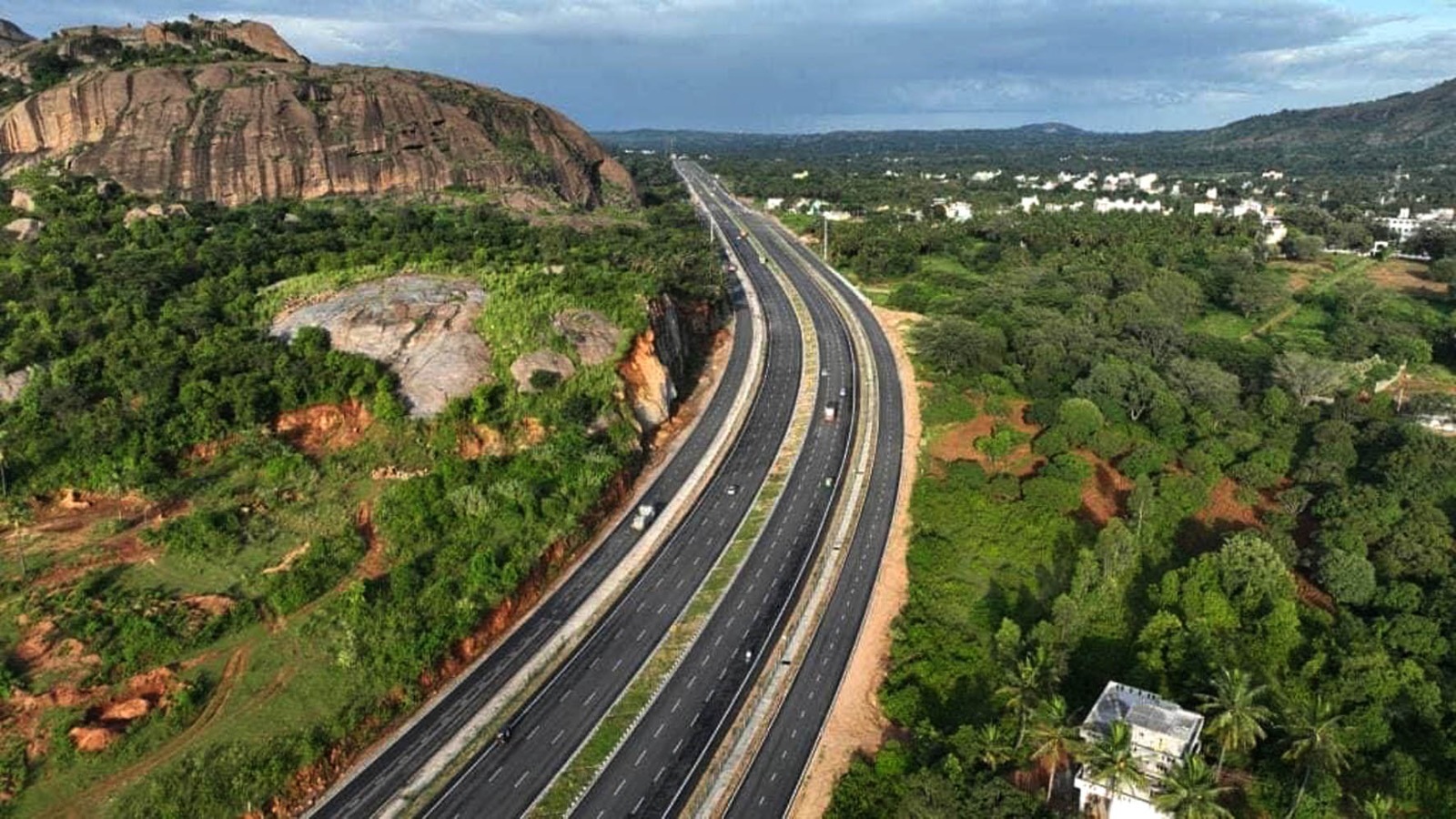 ನಾಳೆಯಿಂದಲೇ ಬೆಂಗಳೂರು- ಮೈಸೂರು ಹೈವೇಯಲ್ಲಿ ಟೋಲ್​ ಸಂಗ್ರಹ
