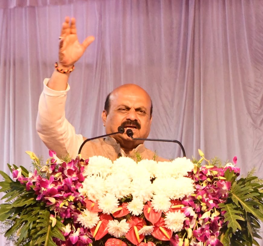 ಕೆಲಸ ಮಾಡದೇ ಬಿಲ್ ಕೊಡುವುದು ಕಾಂಗ್ರೆಸ್ ಚಾಳಿ: ಸಿಎಂ ಬೊಮ್ಮಾಯಿ ಟೀಕೆ