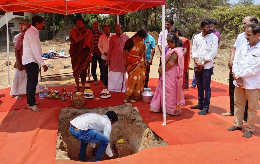 ಉಡುಪಿ ನಗರಸಭೆ ಅಧಿಕಾರಿ, ಸಿಬ್ಬಂದಿಗಳ ವಸತಿಗೃಹ ನಿರ್ಮಾಣಕ್ಕೆ ಚಾಲನೆ