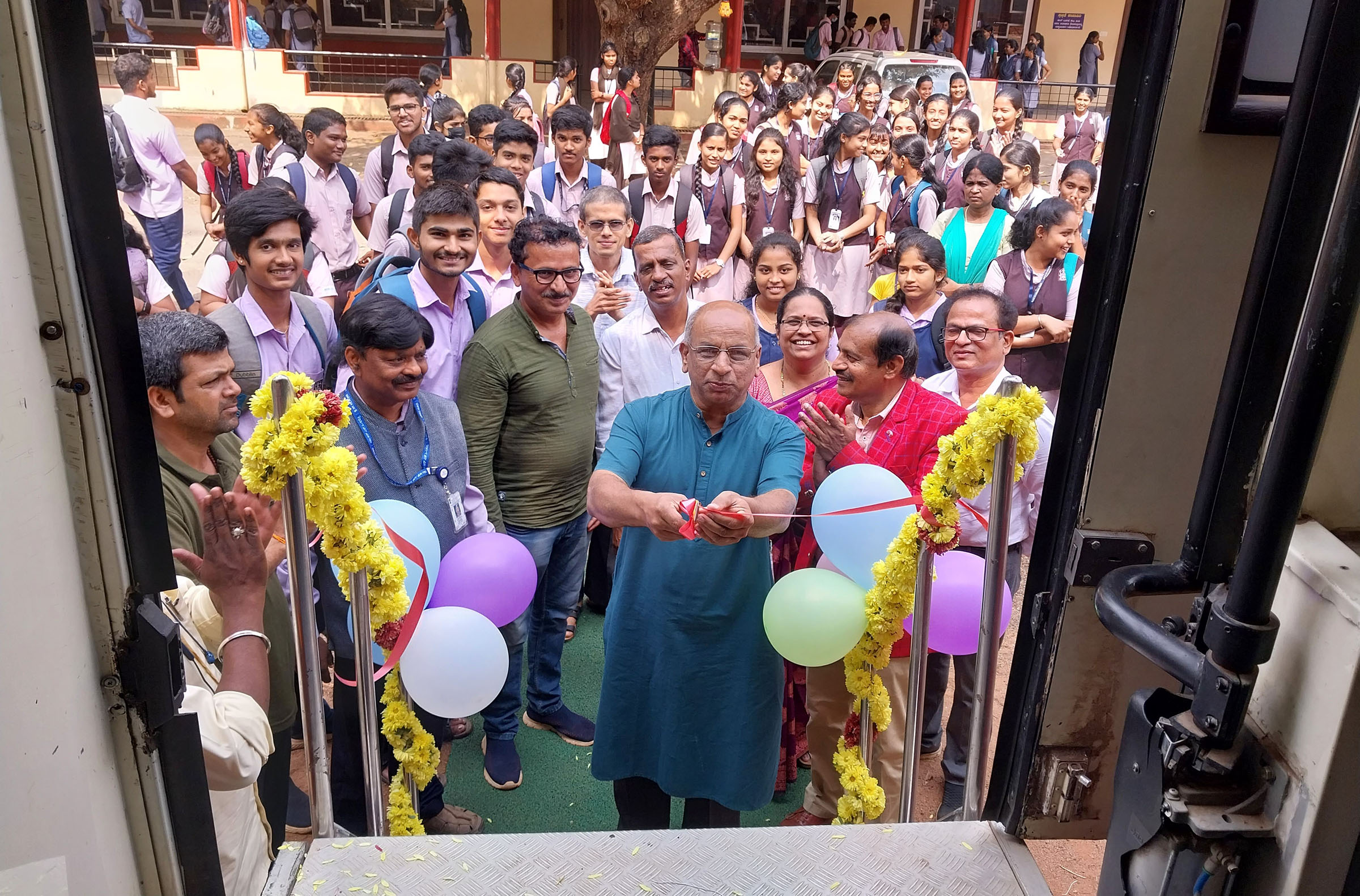 ವಿದ್ಯಾರ್ಥಿಗಳಲ್ಲಿ ಬಾಹ್ಯಾಕಾಶ ಸಂಶೋಧನೆ ಬಗ್ಗೆ ಆಸಕ್ತಿ ಬೆಳೆಯಲಿ: ಡಾ.ಎಂ.ಜಿ.ವಿಜಯ