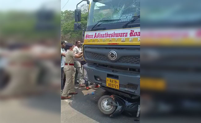 ಮಂಗಳೂರು |​ ನಂತೂರಿನಲ್ಲಿ ಸ್ಕೂಟರ್ ಗೆ ಟಿಪ್ಪರ್ ಢಿಕ್ಕಿ: ಇಬ್ಬರು ಮೃತ್ಯು