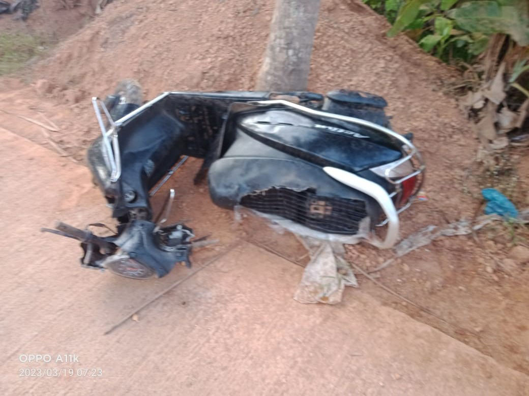 ಉಡುಪಿ: ಮರಳು ಮಾಫಿಯಾ ವಿರುದ್ಧ ಧ್ವನಿ ಎತ್ತಿದಕ್ಕೆ ಸ್ಕೂಟರ್ಗೆ ಹಾನಿ; ಪ್ರಕರಣ ದಾಖಲು ಉಡುಪಿ: ಮರಳು ಮಾಫಿಯಾ ವಿರುದ್ಧ ಧ್ವನಿ ಎತ್ತಿದಕ್ಕೆ ಸ್ಕೂಟರ್ಗೆ ಹಾನಿ; ಪ್ರಕರಣ ದಾಖಲು