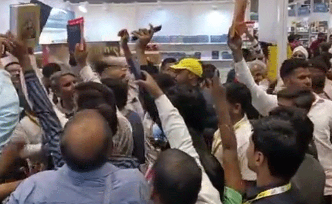 ದಿಲ್ಲಿಯ ಪುಸ್ತಕ ಮೇಳದಲ್ಲಿ ಕ್ರೈಸ್ತ ಸಂಸ್ಥೆಯ ಸ್ಟಾಲ್‌ನಲ್ಲಿ ದಾಂಧಲೆಗೈದ ಕಿಡಿಗೇಡಿಗಳು