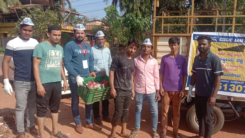 ಸುರತ್ಕಲ್: ಮನೆ ಮನೆಗೆ ತೆರಳಿ ಘನತ್ಯಾಜ್ಯ ವಿಲೇವಾರಿ ಸುರತ್ಕಲ್: ಮನೆ ಮನೆಗೆ ತೆರಳಿ ಘನತ್ಯಾಜ್ಯ ವಿಲೇವಾರಿ