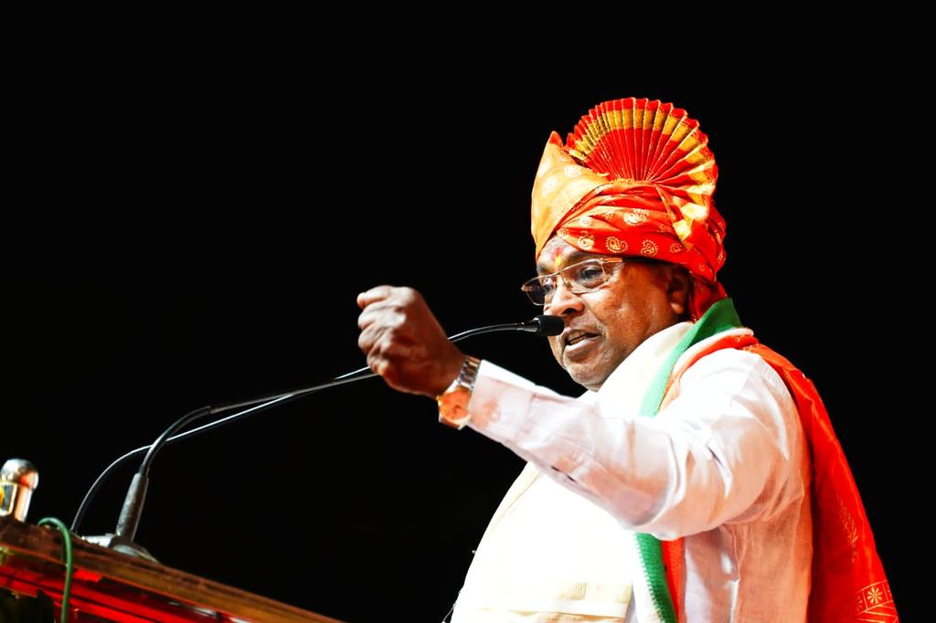 ಅಂಬಾನಿ, ಅದಾನಿಗೆ ರಾಜ್ಯ ಅಡವಿಡಲು ಭ್ರಷ್ಟ ಬಿಜೆಪಿಯ ‘ಸಂಚಿನ ಯಾತ್ರೆ’: ಸಿದ್ದರಾಮಯ್ಯ ವಾಗ್ದಾಳಿ