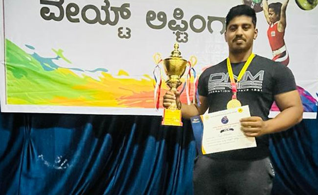 ವೇಟ್ ಲಿಫ್ಟಿಂಗ್ ಕ್ಷೇತ್ರದಲ್ಲಿ ಮಿಂಚುತ್ತಿರುವ ಗ್ರಾಮೀಣ ಪ್ರತಿಭೆ ಫಾಝಿಲ್ ರಹ್ಮಾನ್