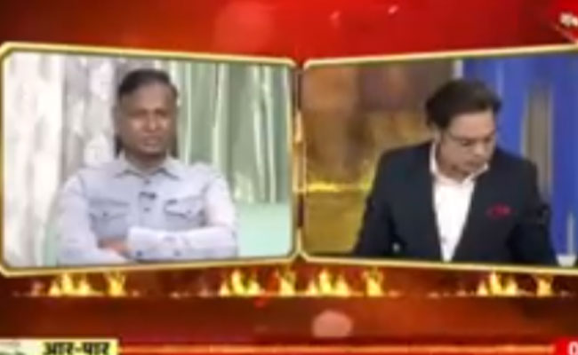 ನೀನೊಬ್ಬ ದಲ್ಲಾಳಿ: ನಿರೂಪಕ ಅಮೀಶ್‌ ದೇವಗನ್‌ ರನ್ನು ತರಾಟೆಗೆ ತೆಗೆದುಕೊಂಡ ಹಿರಿಯ ಕಾಂಗ್ರೆಸ್‌ ನಾಯಕ