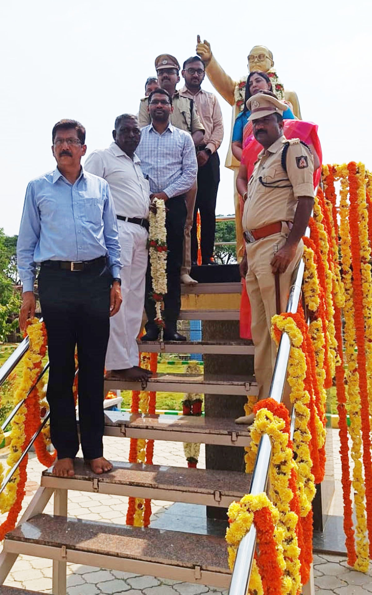 ಉಡುಪಿ: ಅಂಬೇಡ್ಕರ್ ಪ್ರತಿಮೆಗೆ ಮಾಲಾರ್ಪಣೆ