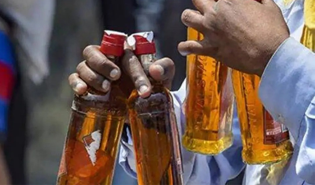 ಬಿಹಾರ: ನಕಲಿ ಮದ್ಯ ಸೇವಿಸಿ 5  ಮಂದಿ ಸಾವು, 12 ಮಂದಿ ಗಂಭೀರ