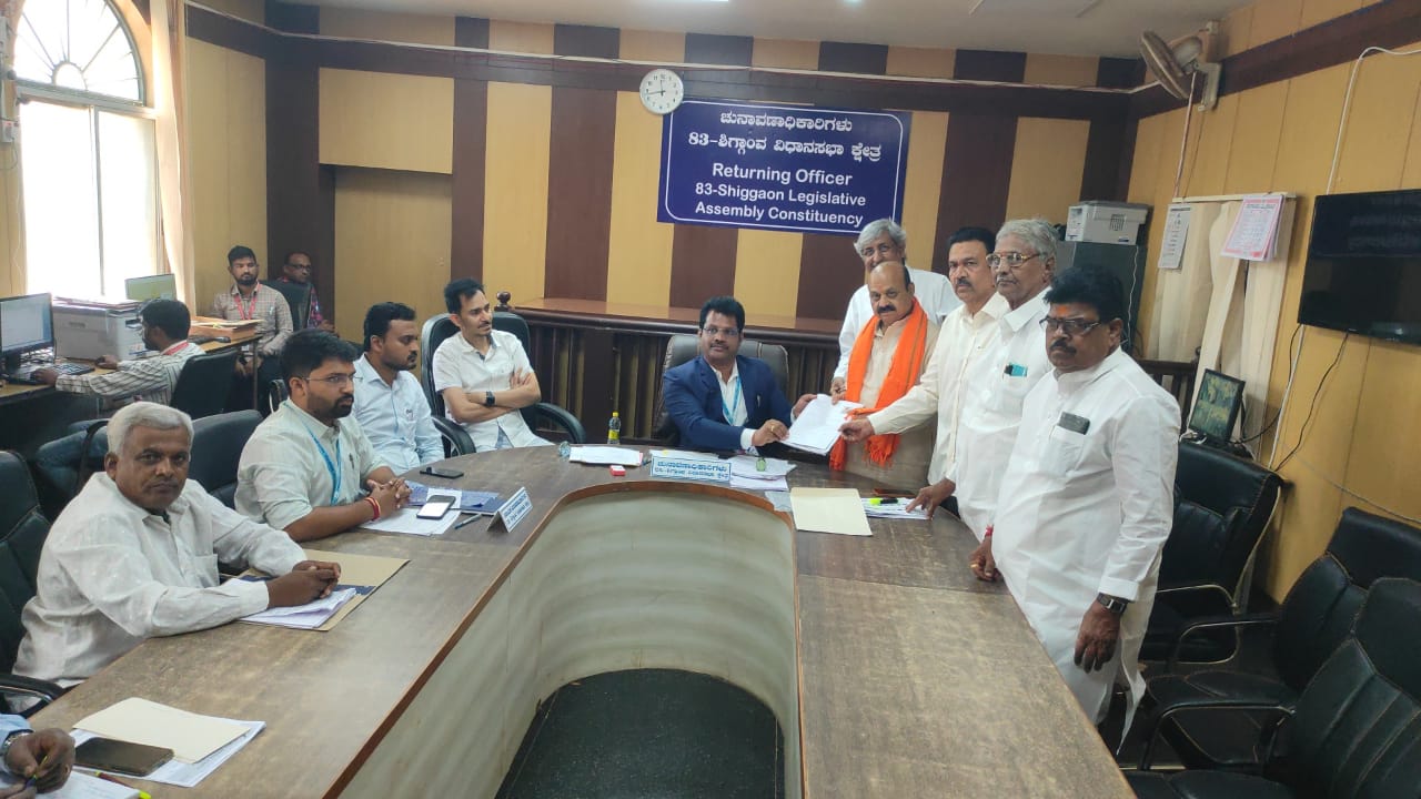 ಶಿಗ್ಗಾವ್: ಸಾಂಕೇತಿಕವಾಗಿ ನಾಮಪತ್ರ ಸಲ್ಲಿಸಿದ ಸಿಎಂ ಬೊಮ್ಮಾಯಿ