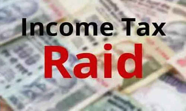 ಮಂಗಳೂರು: ಕಾಂಗ್ರೆಸ್ ಮುಖಂಡ ವಿವೇಕ್ ರಾಜ್ ಪೂಜಾರಿ ಮನೆಗೆ ಐಟಿ ದಾಳಿ