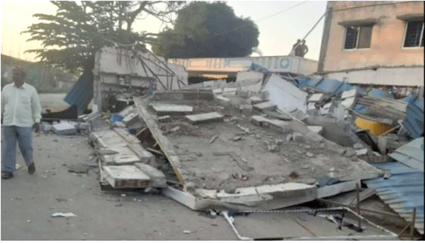 ಆನೇಕಲ್ | ಗ್ಯಾಸ್ ಸಿಲಿಂಡರ್ ಫಿಲ್ಲಿಂಗ್ ಅಂಗಡಿಯಲ್ಲಿ ಸ್ಫೋಟ: 2 ಅಂಗಡಿಗಳು ಧ್ವಂಸ, ಓರ್ವ ಗಂಭೀರ