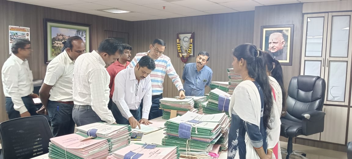 ದೇವರಾಜ ಅರಸು ಟ್ರಕ್ ಟರ್ಮಿನಲ್‍ ಮೇಲೆ ಲೋಕಾಯುಕ್ತ ದಾಳಿ