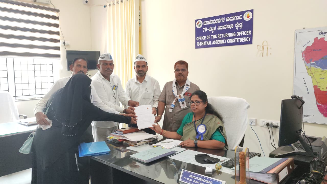ಭಟ್ಕಳ: ಆಮ್ ಆದ್ಮಿ ಪಾರ್ಟಿಯ ಡಾ.ನಸೀಮ್ ಖಾನ್ ನಾಮಪತ್ರ ಸಲ್ಲಿಕೆ