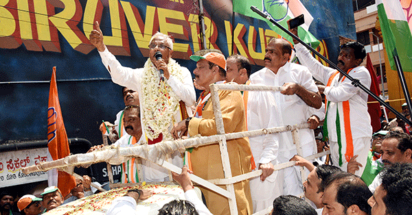 ಮಂಗಳೂರು ನಗರ ದಕ್ಷಿಣ: ಜೆ.ಆರ್.ಲೋಬೋ ನಾಮಪತ್ರ ಸಲ್ಲಿಕೆ