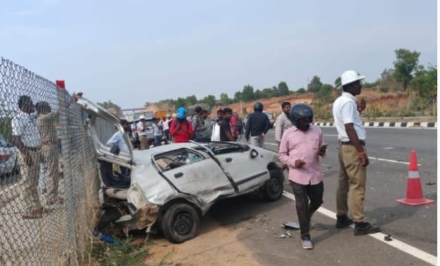ಬೆಂಗಳೂರು-ಮೈಸೂರು ಎಕ್ಸ್‌ಪ್ರೆಸ್‌ ವೇಯಲ್ಲಿ ಭೀಕರ ಅಪಘಾತ: ಒಂದೇ ಕುಟುಂಬದ ಮೂವರು ಸ್ಥಳದಲ್ಲೇ ಮೃತ್ಯು
