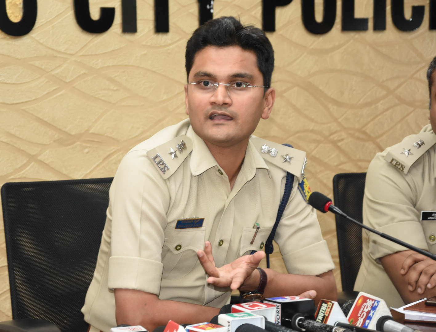 ವಾಹನಗಳಲ್ಲಿ ಪ್ರಖರ ಬೆಳಕು: ಮಂಗಳೂರು ಪೊಲೀಸರ ವಿಶೇಷ ಕಾರ್ಯಾಚರಣೆ