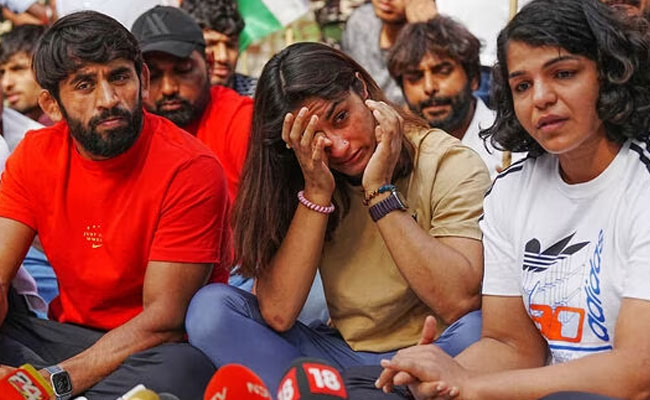 ಗೆದ್ದಾಗ ಅಭಿನಂದಿಸುತ್ತಾರೆ, ಕಷ್ಟದಲ್ಲಿರುವಾಗ ಕಣ್ಮುಚ್ಚಿ ಕೂರುತ್ತಾರೆ: ಪ್ರಧಾನಿ ವಿರುದ್ಧ ಕುಸ್ತಿಪಟುಗಳ ಆಕ್ರೋಶ