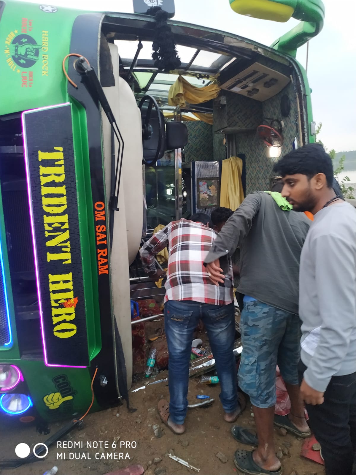 ಶಿವಮೊಗ್ಗ | ಸಿಗಂದೂರಿಗೆ ತೆರಳುತ್ತಿದ್ದ ಪ್ರವಾಸಿಗರಿದ್ದ ಬಸ್‌ ಪಲ್ಟಿ: 30ಕ್ಕೂ ಹೆಚ್ಚು ಪ್ರಯಾಣಿಕರಿಗೆ ಗಾಯ