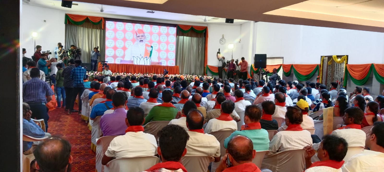 ಗರಿಷ್ಠ ದಾಖಲೆಯ ಸೀಟುಗಳಿಂದ ಬಿಜೆಪಿ ಗೆಲ್ಲಿಸಿ: ಕಾರ್ಯಕರ್ತರ ಜತೆ ವಿಡಿಯೋ ಸಂವಾದದಲ್ಲಿ ಮೋದಿ