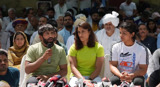 ಕುಸ್ತಿಪಟುಗಳ ಹೋರಾಟಕ್ಕೆ ಖಾಪ್, ಮಹಿಳಾ ಚಳವಳಿಗಾರರ ಬೆಂಬಲ