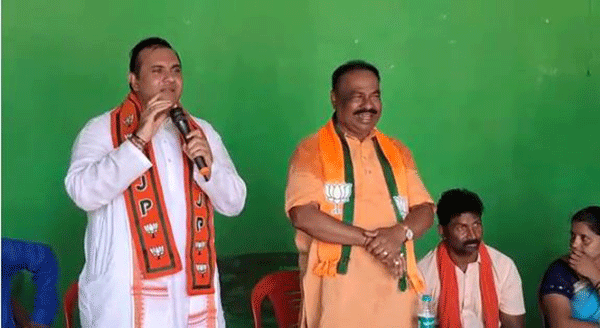 ಕಾರವಾರ: ಚುನಾವಣೆ ಪ್ರಚಾರಕ್ಕೆ ಬಂದ ಬಿಜೆಪಿ ಮುಖಂಡರಿಗೆ ಗ್ರಾಮಸ್ಥರ ತರಾಟೆ