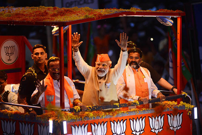 ಅನುಮತಿ ಇಲ್ಲದೆ ಪ್ರಧಾನಿ ಮೋದಿ ರೋಡ್ ಶೋ: ದೂರು