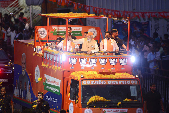 ಅಭ್ಯರ್ಥಿಗಳು, ಭಾಷಣ ಇಲ್ಲದೆ ಬೆಂಗಳೂರಿನಲ್ಲಿ ಪ್ರಧಾನಿ ಮೋದಿ ರೋಡ್ ಶೋ